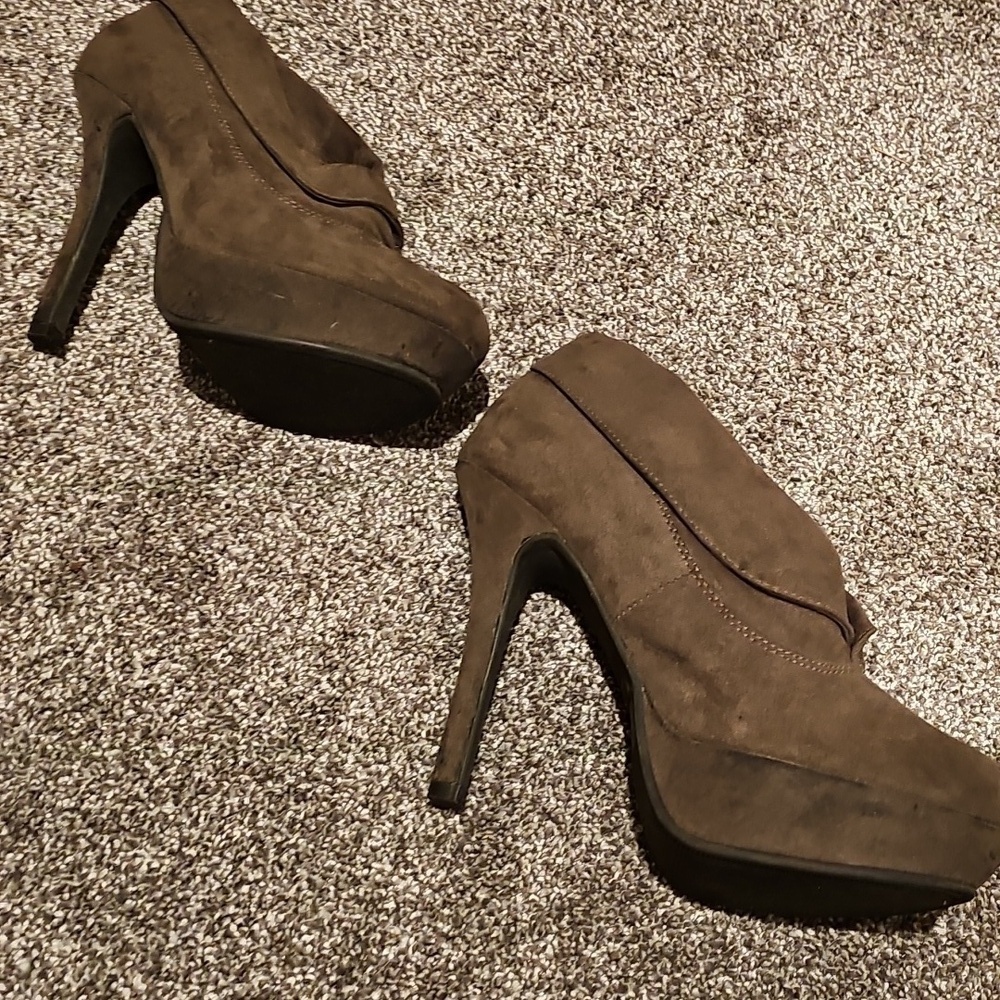 Taupe suede bootie platform tall heels unique style 6.5 womens fall winter - Picture 3 of 4